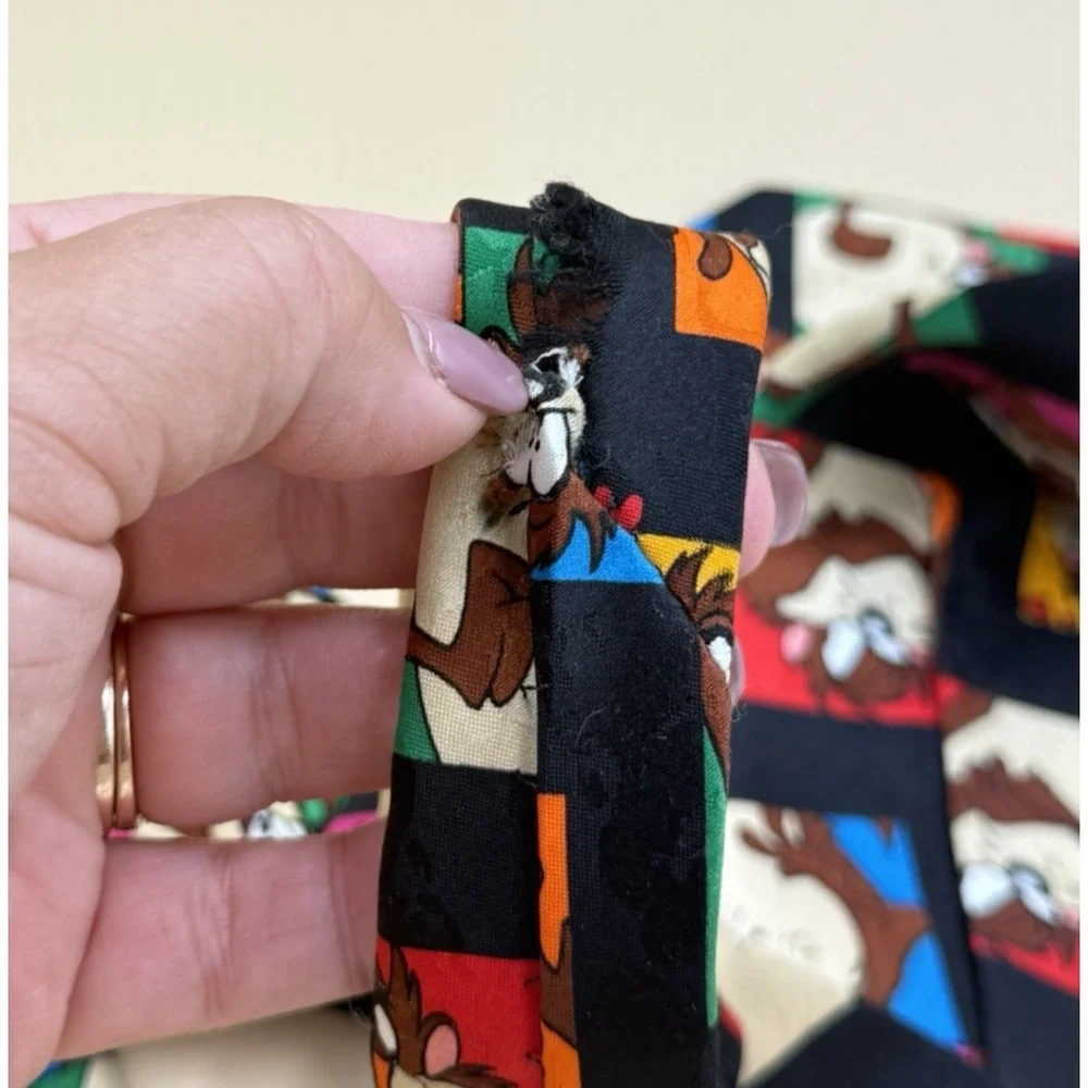 Looney Tunes Taz Mania Neck Tie Mens Multi-Colored Expressions Novelty 1993 VTG - Picture 5 of 5